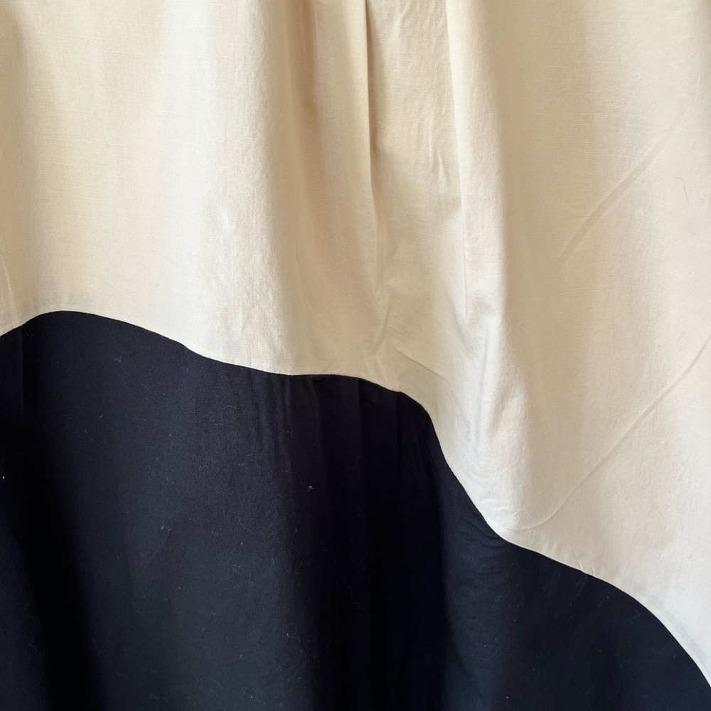 Stunning Black and Cream Colorblock Women's Skirt - Size 4 - Picture 5 of 7